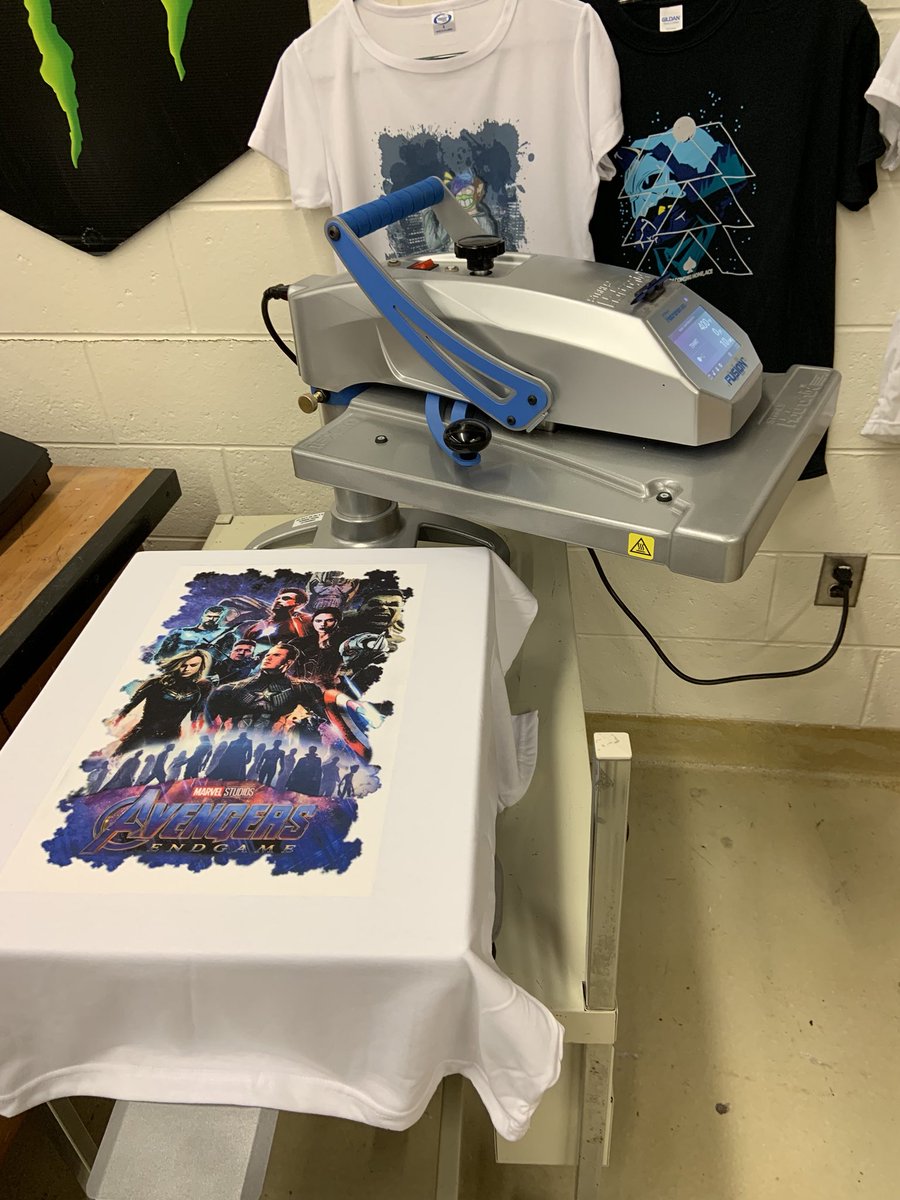 WHSGraphicArts's tweet image. Using his Adobe Photoshop skills, Will created an amazing design. The bonus is turning his design into a marketable product! (That he gets to keep btw) #graphicdesign #printingmethod #dyesublimation #WhyWBSD @WoodhavenHigh @phmswarriors @WHSGraphicArts