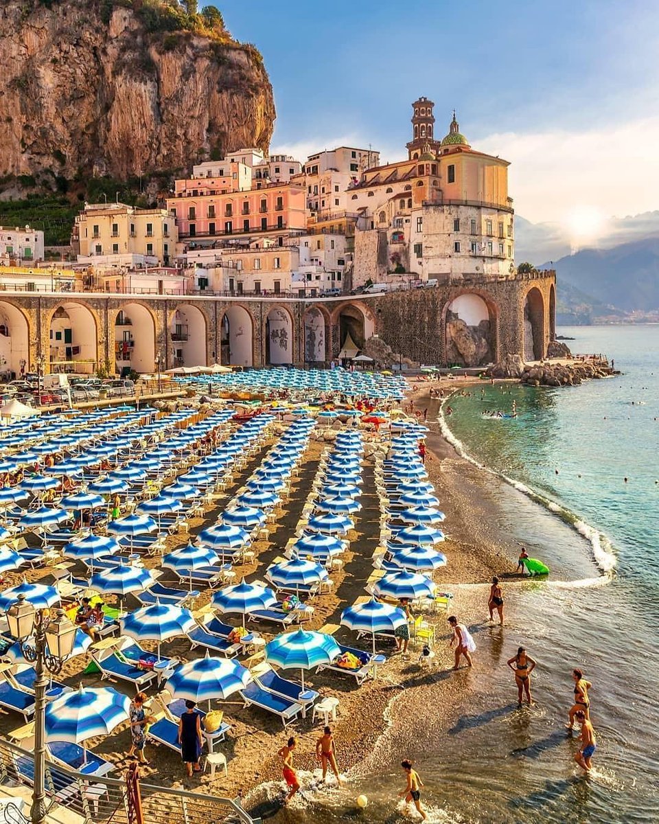 PerformanceB_MX's tweet image. #WhereToGo 
Positano es uno de los pueblos más conocidos de la Costa Amalfitana. Al igual que Amalfi, es el pueblo más turístico de toda la Costa Amalfitana y uno de los más famosos a nivel internacional.