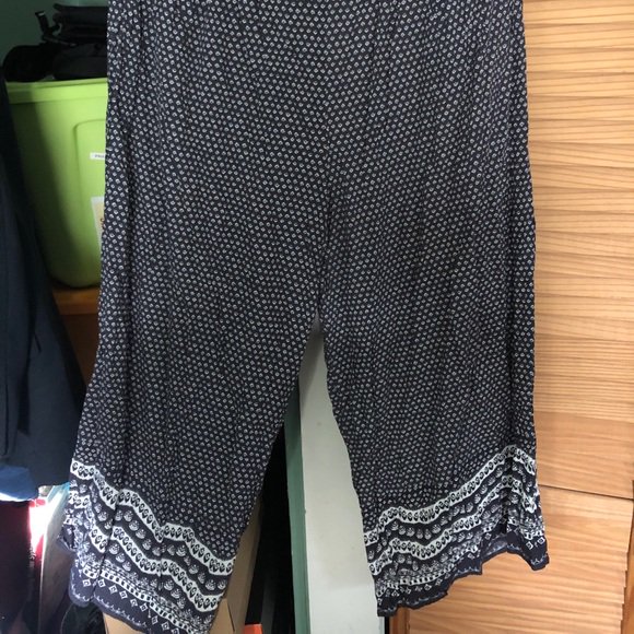 So good I had to share! Check out all the items I'm loving on <a href="/Poshmarkapp/">Poshmark</a> from <a href="/aeromich/">Michelle Cairol</a> #poshmark #fashion #style #shopmycloset #speechless #dawnstreasures #americaneagleoutfitters: posh.mk/FaKLoS2IRT