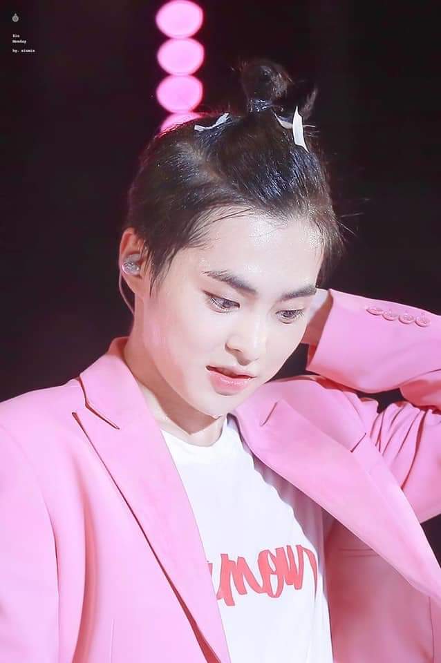 HunNaLin1's tweet image. I will miss you every time oppa @weareoneEXO 
#BBMAsTopSocial EXO