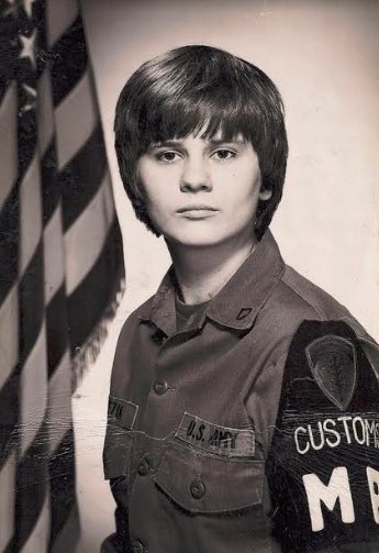 Green Forks IN: Our disabled female veteran needs roof trusses and new roof! Many more repairs but this is the urgent need. Janet is living in a dilapidated home. She has served our nation with honor.
Please RETWEET until we find a solution.