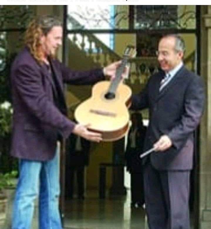 UnamorY's tweet photo. Ahora se entiende el por qué este tipo sale con su comentario de No al progreso económico en Mexico. No al tren maya @manaoficial. Q se vaya a la v....  Se le tenía q decir y se dijo

Dale RT https://t.co/sDOHmSg9X1