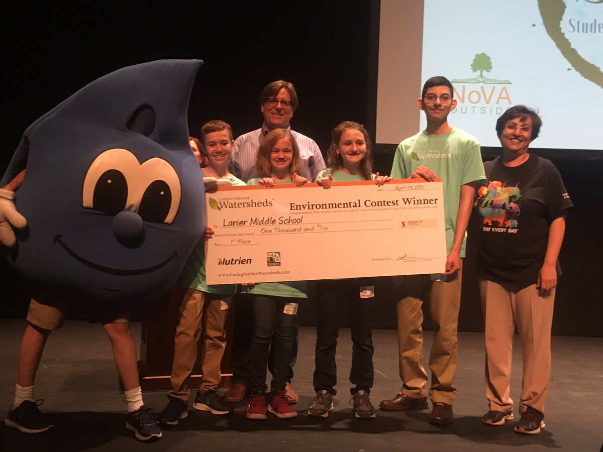 AlamFalam's tweet photo. Lanier eco team wins 1st place at Caring for Our Watershed @earthforce @Lanier_MS @DrTammyHanna @drphyllpajardo @FairfaxSchools @FCPSScience @NBPTS @McFlyles @FCPSR5 @DaliaPalchik #novaseas19 https://t.co/XbA62B75UV