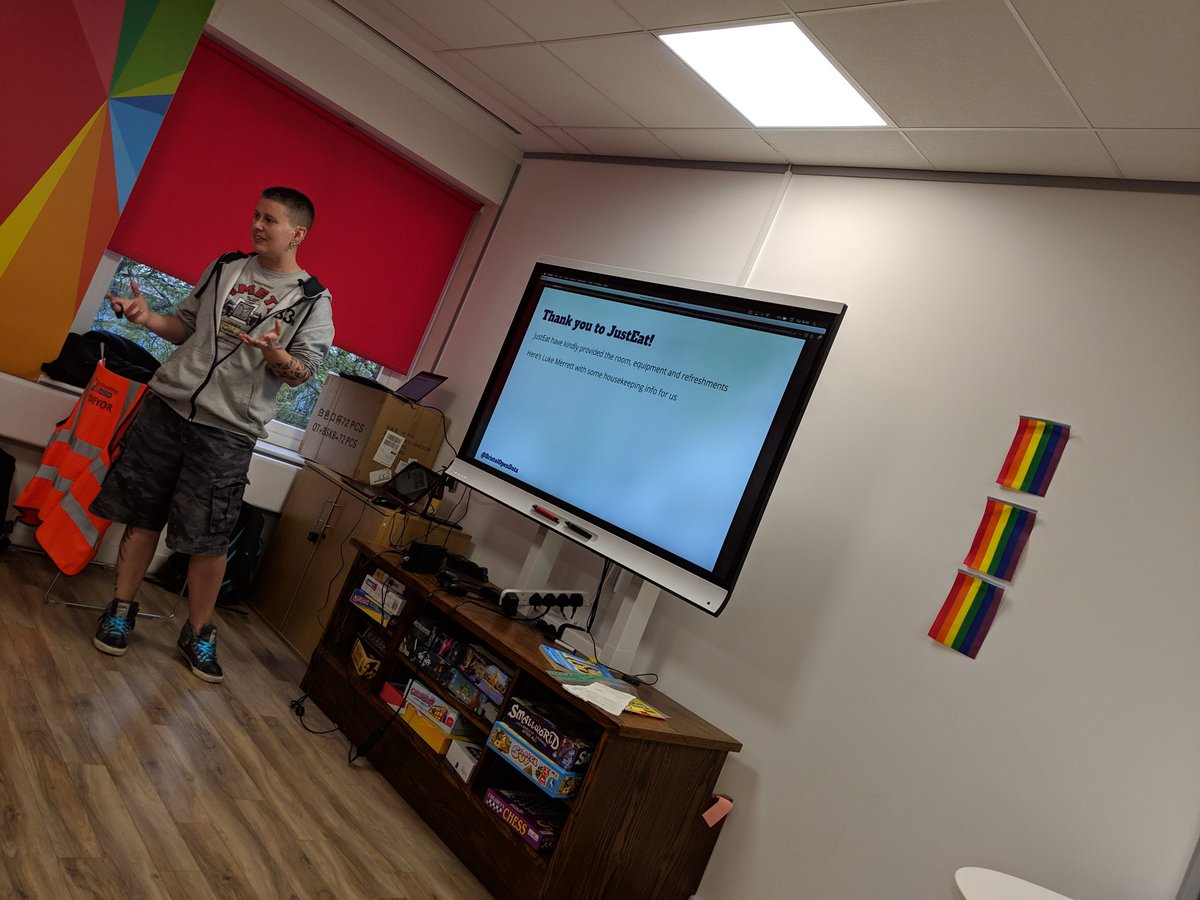 An intro and a big thank you from <a href="/digidatajen/">Jen ✨</a> to <a href="/JustEatUK/">Just Eat UK</a> for hosting us and providing beer and pizza #BristolOpenData