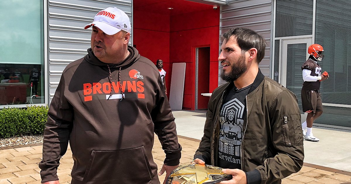 Browns's tweet image. Thanks for bringing the belt by, @JohnnyGargano!
