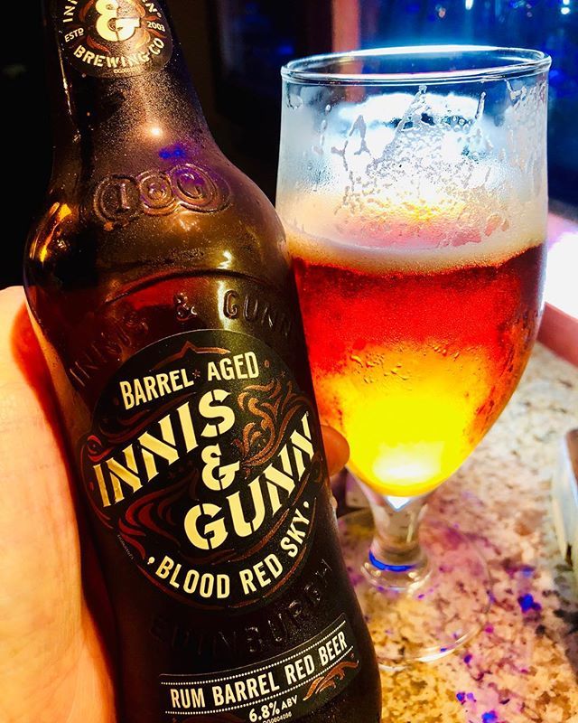 What better for a cold &amp; wet #topbrewstues than a stunner like this?
<a href="/innisandgunnsa/">Innis & Gunn SA</a> #barrelaged #bloodredsky #rumbarrel #redbeer 
Scottish beer at its finest 👌🏻
#scottishbeer #scottish #poppabeer #ifeernobeer #innisandgunn .
.
.
.
.
.
.
.#craftbeer #cra… bit.ly/2IDGUP4