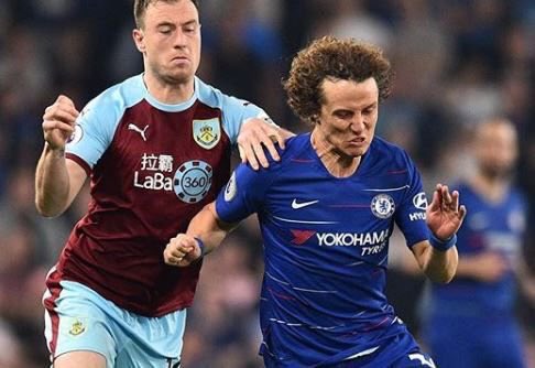 Terry Komatsu 敬意を持って話しているのに レフェリー ケビン フレンド を見ると笑っているんだ いい印象じゃないよ 聞く耳を持たず 目を見ようとすらしない 言われたのはただ 黙ってプレーしろ バーンリーの2点目は本来ないはずのフリー