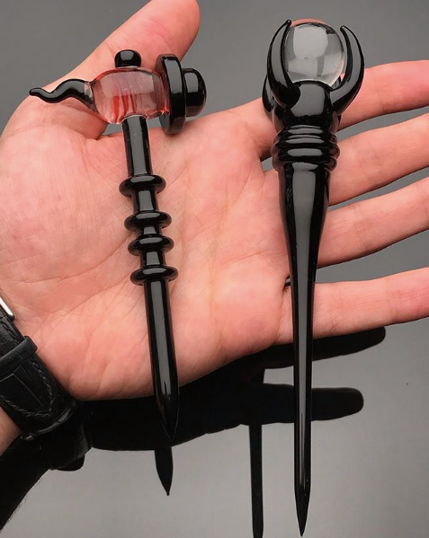 CloudVapes's tweet photo. Left or right?
Visit https://t.co/q6UpZfBg4H to see the full collection of our glass dab tools!
#cloudv #cloudvapes https://t.co/odgsuaFsOV