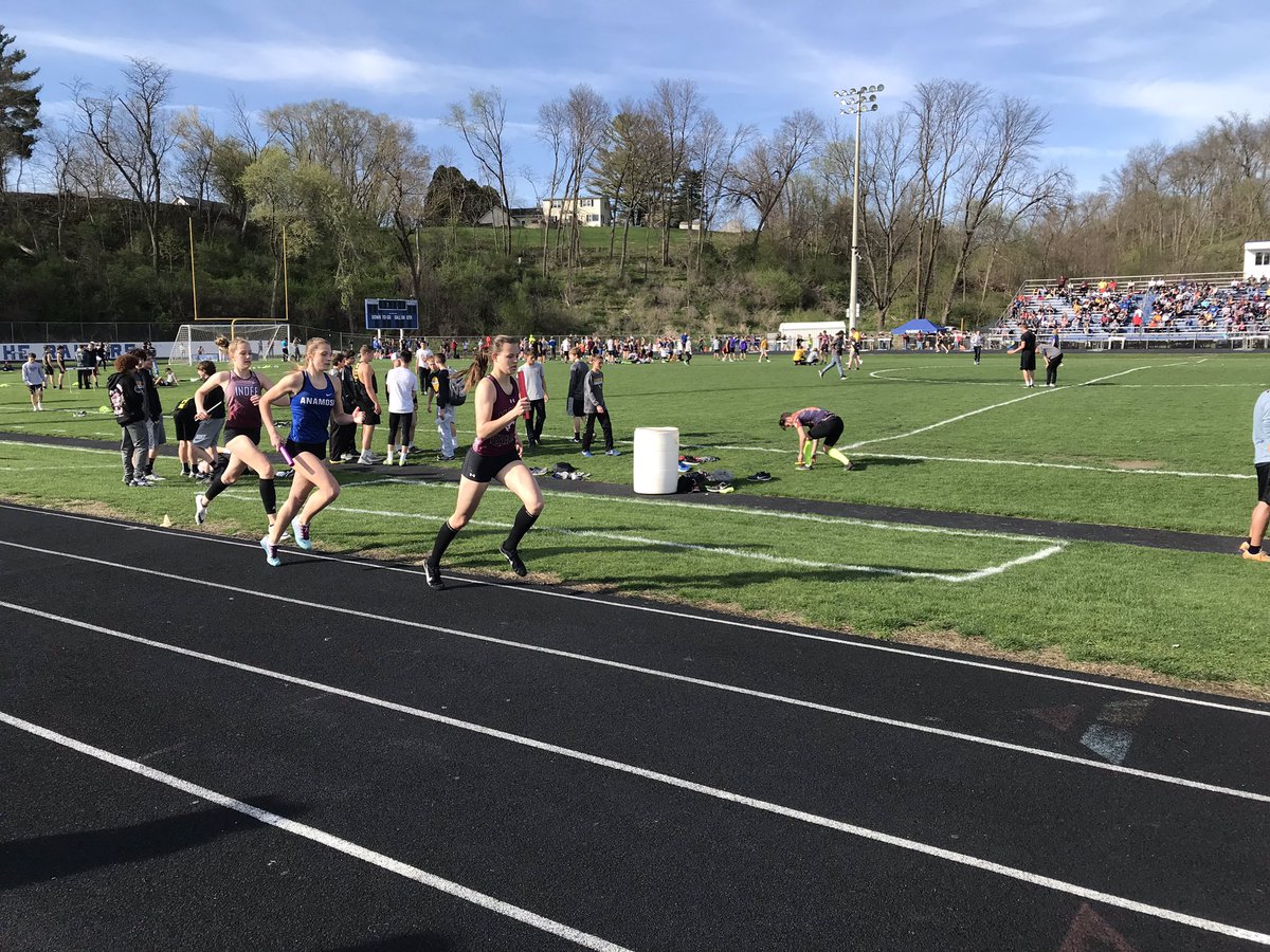 mrbrandmvhs's tweet photo. #GoMVStangs #MVTF Girls 4x800 1st https://t.co/fIGSOq3utH