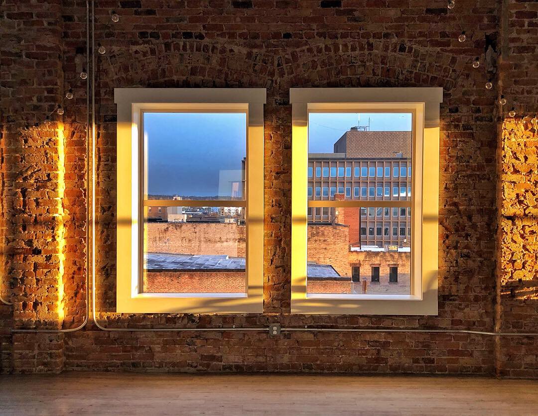 CIRCA3's tweet photo. Some people call it golden hour, while others call it magic hour. What do you call it?
Location: The 5th Floor, Lotus Building 
Photo: Tyler Cahoon
-
#thisisogden #myogden  #ogdenisawesome #sunset #goldenhour #magichour https://t.co/JHh9SGdeRx