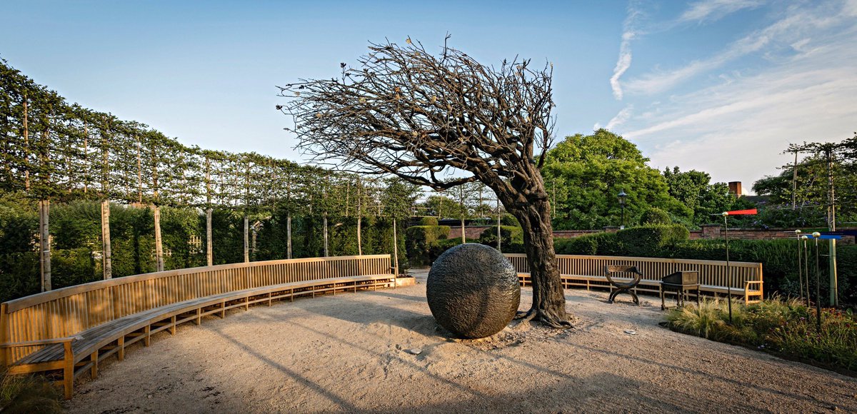 PublicArt_UK's tweet photo. ‘His Mind’s Eye’ by @JillBerelowitz was unveiled at #ShakespearesNewPlace in 2016 to mark the 400th anniversary of the renowned poets death. The 5.5 metre tall, 3 ton sculpture was cast in bronze at #MorrissingerFoundry, the oldest fine art foundry in the world #ShakespeareDay https://t.co/GuahNI5Hv4