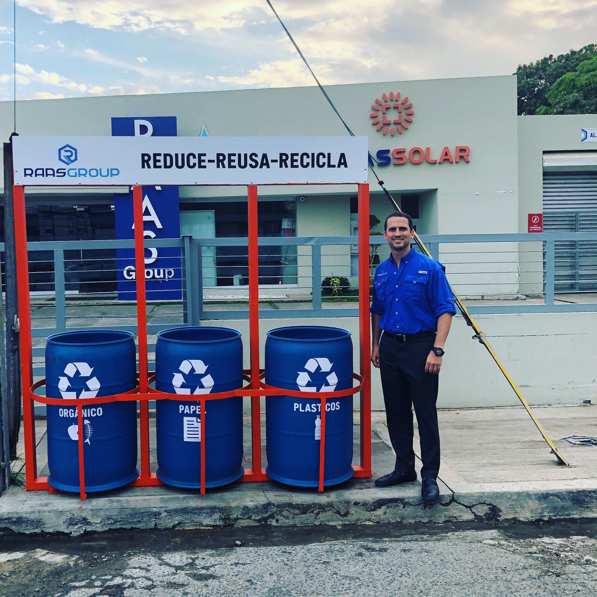 CarlosFGM's tweet photo. Desde hoy en todas nuestras sucursales y centro logístico. Tenemos el compromiso de llevar las políticas de las 3 R , REDUCIR , REUTILIZAR Y RECICLAR ♻️. #raasgroup #raasagua #raassolar https://t.co/olpczn6t9m