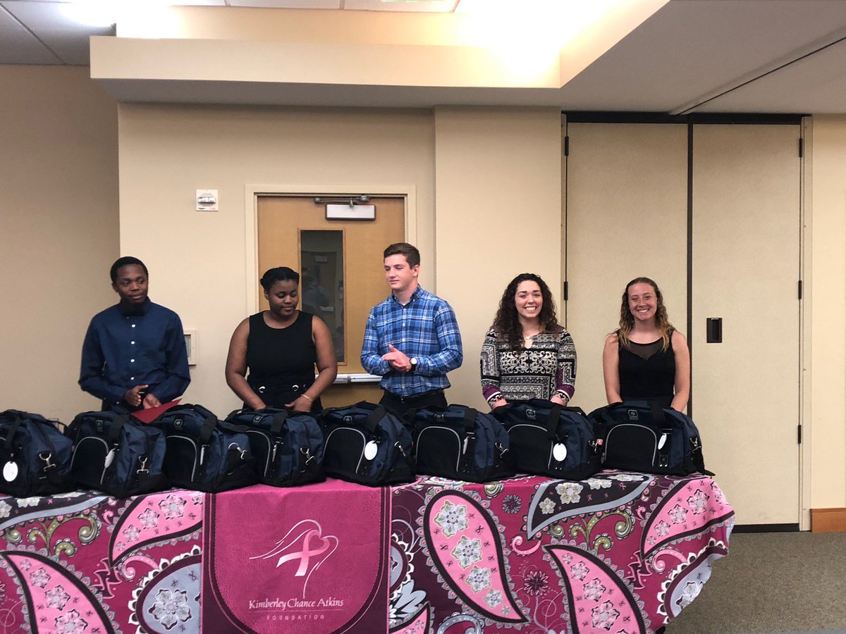 HHS_Conyers's tweet photo. Congrats!! 5 HHS seniors received $2000 scholarships from the Kimberly Chance Atkins Foundation to help further their education: Emily Bradley, Claire Williams, Eli Owens, Jasmine Flakes and Dylan Didier. https://t.co/i4ArDUihbK
