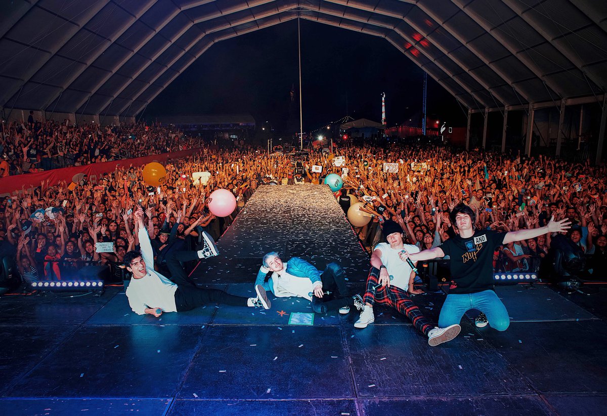CD9's tweet photo. QUÉ GRAN NOCHE LA DEL DOMINGO EN PUEBLA. 

¡15,000 CODERS PRESENTES! QUÉ RICO DISFRUTAR ESTOS MOMENTOS. 

¡MUCHAS GRACIAS! https://t.co/Ix18PN1p5R