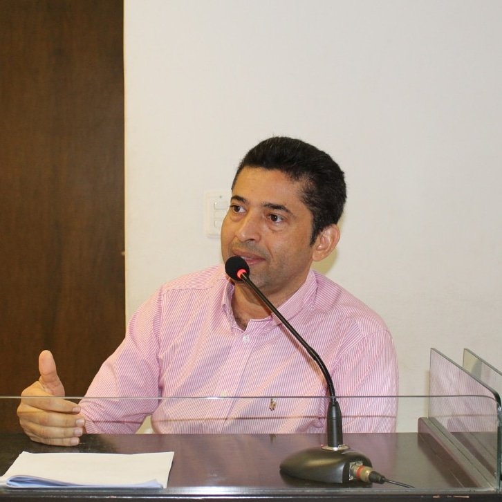 El diputado <a href="/ElkinBenavidesA/">Elkin Antonio Benavides Aguas</a>, explicó a la Gerente, como debe presentar el informe en una próxima citación, puesto que lo presentado por ella no coincide con el cuestionario solicitado por la corporación.