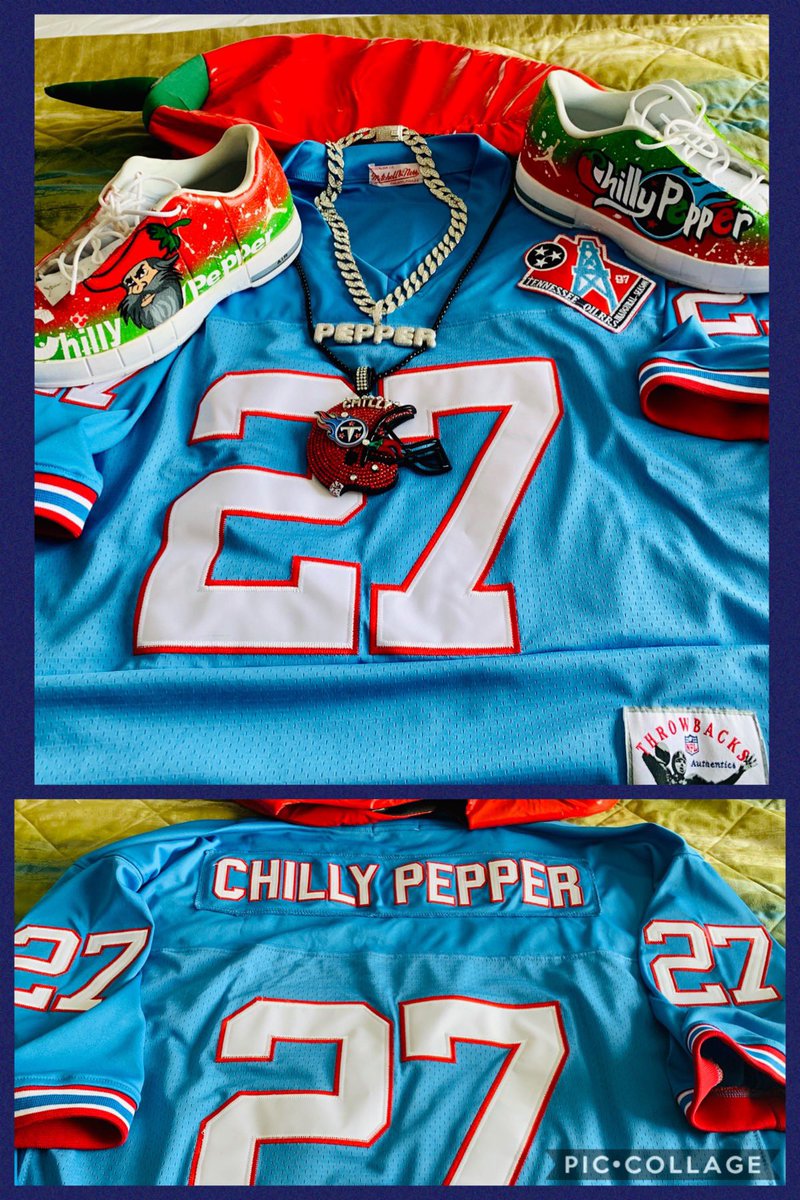 Skullspliter1's tweet photo. Outfit ready !!! Pepper is @NFLDraft bound !!! #TitanUp , lets represent our @Titans in a loud way !!! @nflmx @TwoToneBlueNat1 @AtoZSports @ChattTennSports @TitansFamilyMex @PaulKuharskyNFL 🌶🌶🌶⚔️⚔️⚔️🇲🇽 #customJ’s https://t.co/i6l5ZwoLro