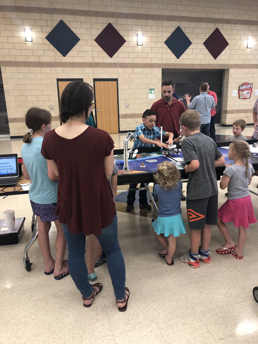 ccmrgisd's tweet photo. How do you provide opportunities for G/T students at different elementary campuses to meet and learn from each other before middle school? Provide time at a district showcase for students to rotate and interview each other. @GeorgetownISD @Hope_Scallan #TxEdTuesday #WeAreGISD https://t.co/bTPqHQdmov