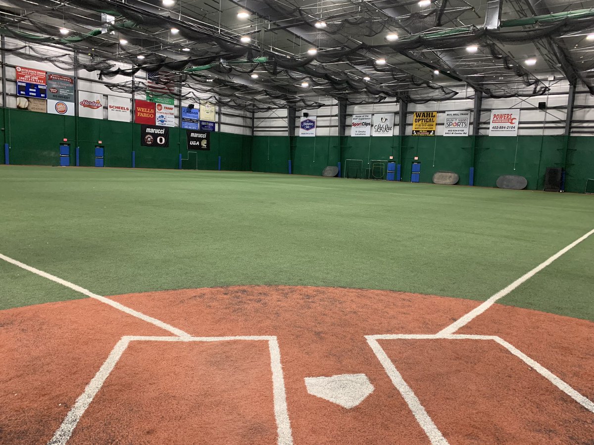 ubanebraska's tweet photo. Hey UBA members, the ENTIRE quad is open until 5:00 PM bring a guest for only $10 and get in some extra reps!! #nodaysoff #wehaveAC https://t.co/eZFwKIZ4bu