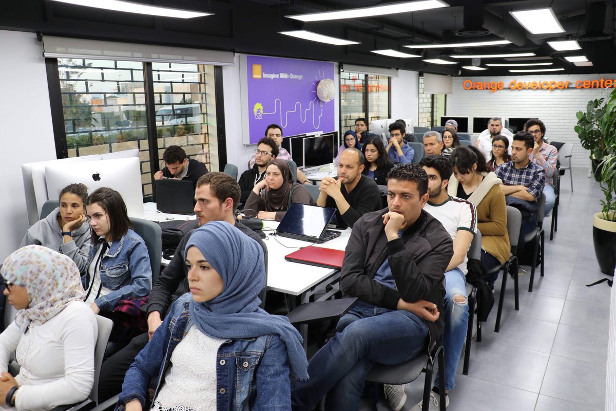 OrangeTN_Plus's tweet photo. #6to8Talks : Tout sur les systèmes de #recommandation des sites de vente en ligne et autres a été expliqué aujourd’hui à #OrangeDeveloperCenter par Dr-Ing Marouane Ben Haj Ayech, Enseignant à Polytechnique Internationale 🙂 https://t.co/YiGE0Ef18O