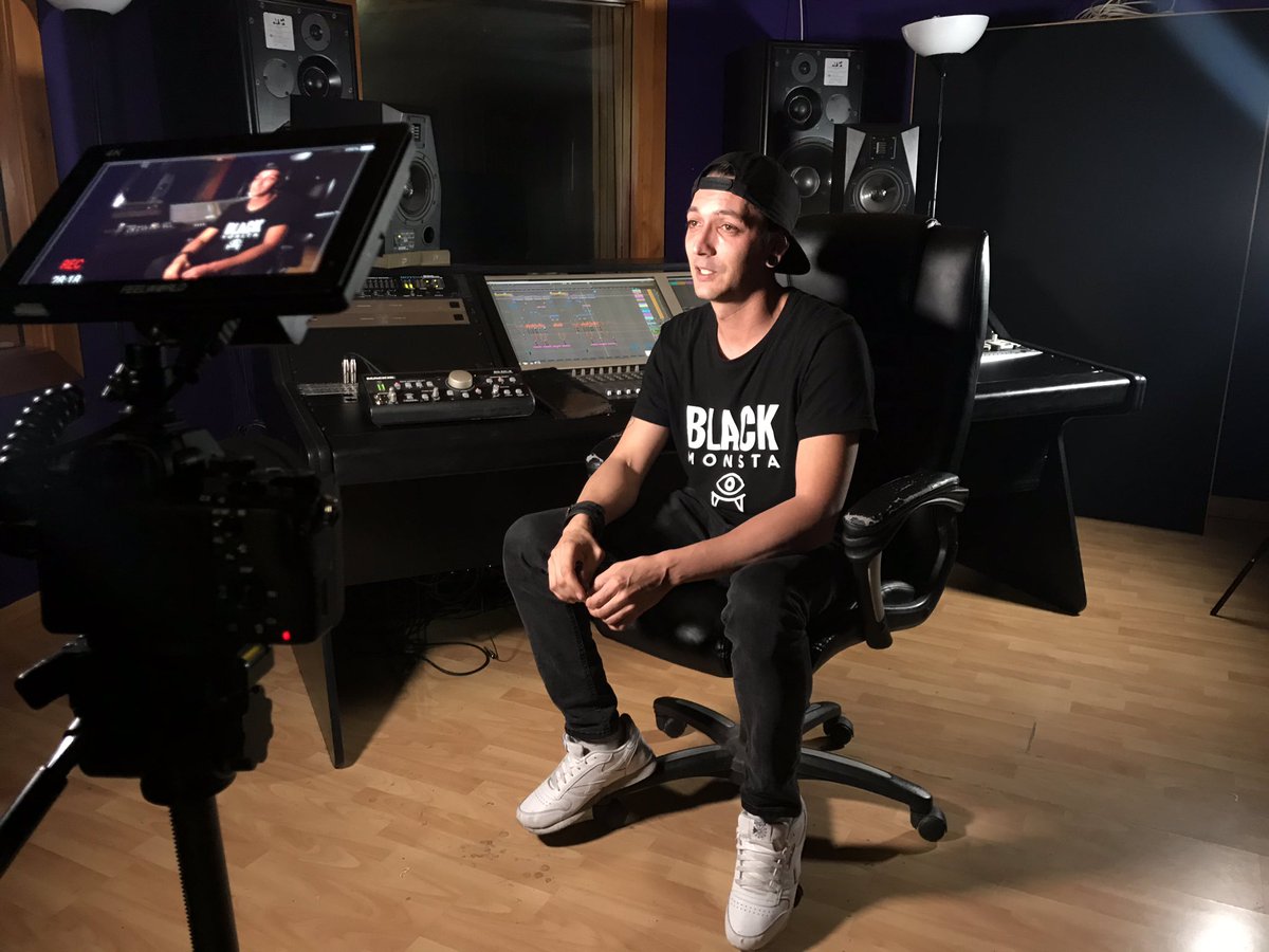 Esta vez hemos tenido el placer de entrevistar a <a href="/Neoh_sp/">NEOHπ²🌶️🌶️π²🐬 TermMax</a> 👈🏼
Donde nos desvela sus últimos movimientos artísticos y nos da detalles de sus inicios en el panorama del Drum and Bass.