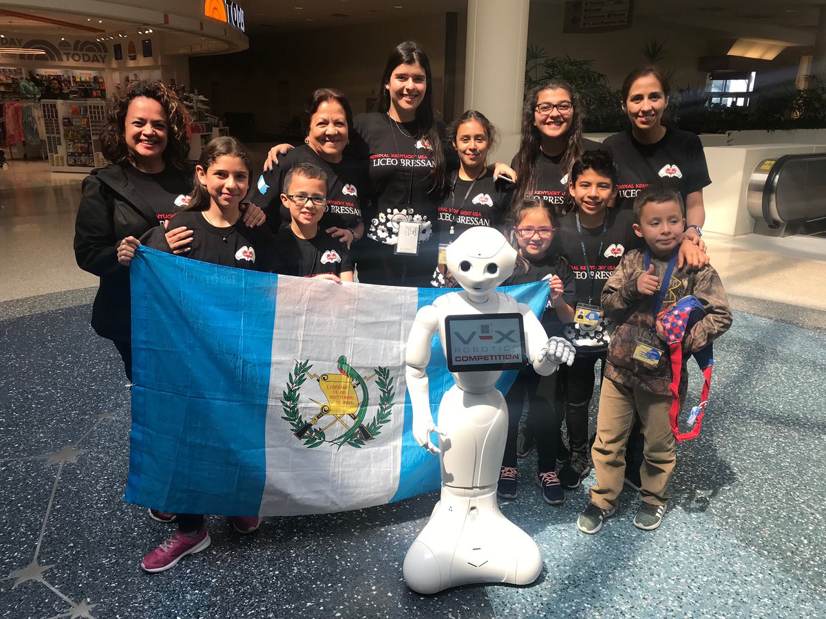 FlyLouisville's tweet photo. Thrilled that @HMSHost brought Pepper to welcome @VEXRobotics attendees! @gotolouisville #flylouisville #VEXRobotics #VEXpro #omgrobots #LouisvilleLove https://t.co/vFwGAYqBYL