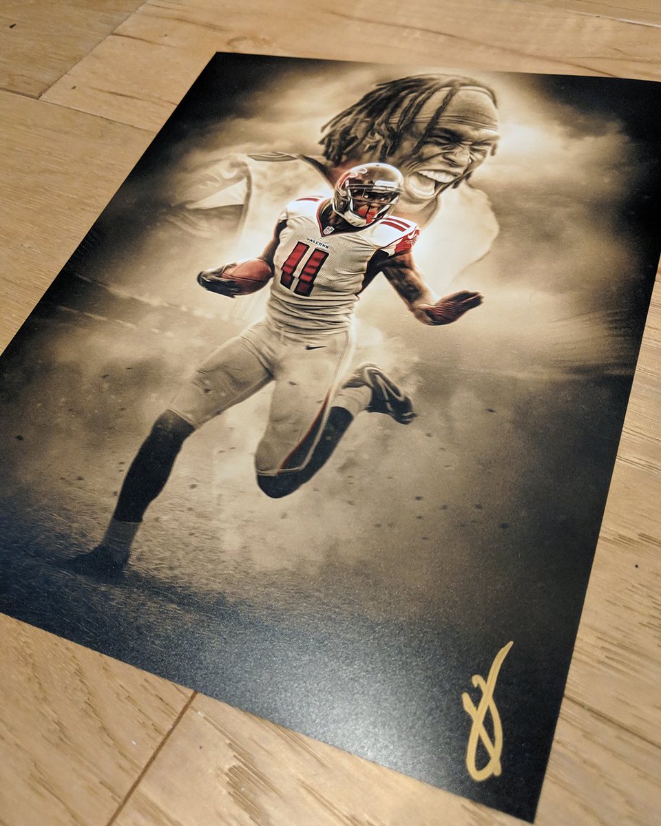 thatmattsharpe's tweet photo. 🚨🚨 pumped for #NFLDraft and wanted to put some recent prints up for grabs...

RT + FOLLOW to enter to win *your choice* of one of these 8x10's:

@TomBrady
@_BigBen7 x @TeamJuJu x @JamesConner_
@juliojones_11
@dak x @EzekielElliott x @AmariCooper9 

closes 4/24 @ 7pm ET 👌👊 https://t.co/hkLhJ8j6l7