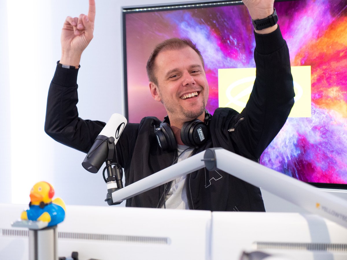 asot's tweet image. About time for a new ASOT podcast by @arminvanbuuren on @AppleMusic! ASOT.lnk.to/OfficialPodcas… #ASOT910