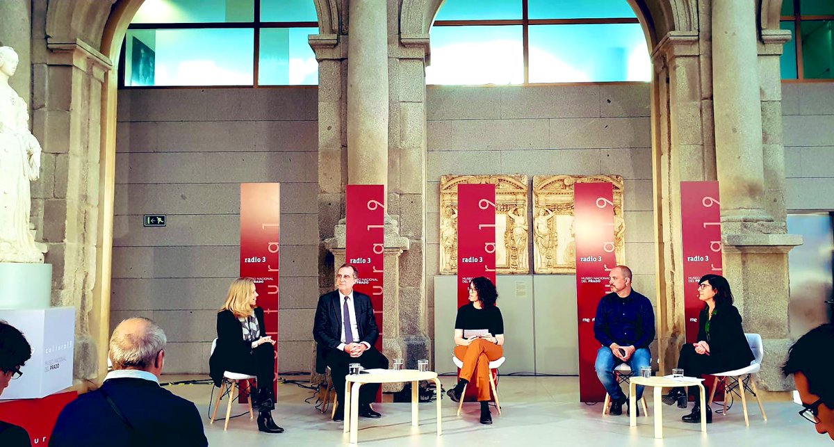 ieArchDesign's tweet photo. La Decana @martha_thorne  #Cultura19 sobre la #ciudad del #futuro “veremos mezcla de usos, como pasa en el #coworking. Veremos cambios en vivienda, el #coliving también es ya una realidad. La ciudad debe ser un sitio de #innovación, abierto y de #encuentro con la sociedad” https://t.co/mqUpUcnk8W