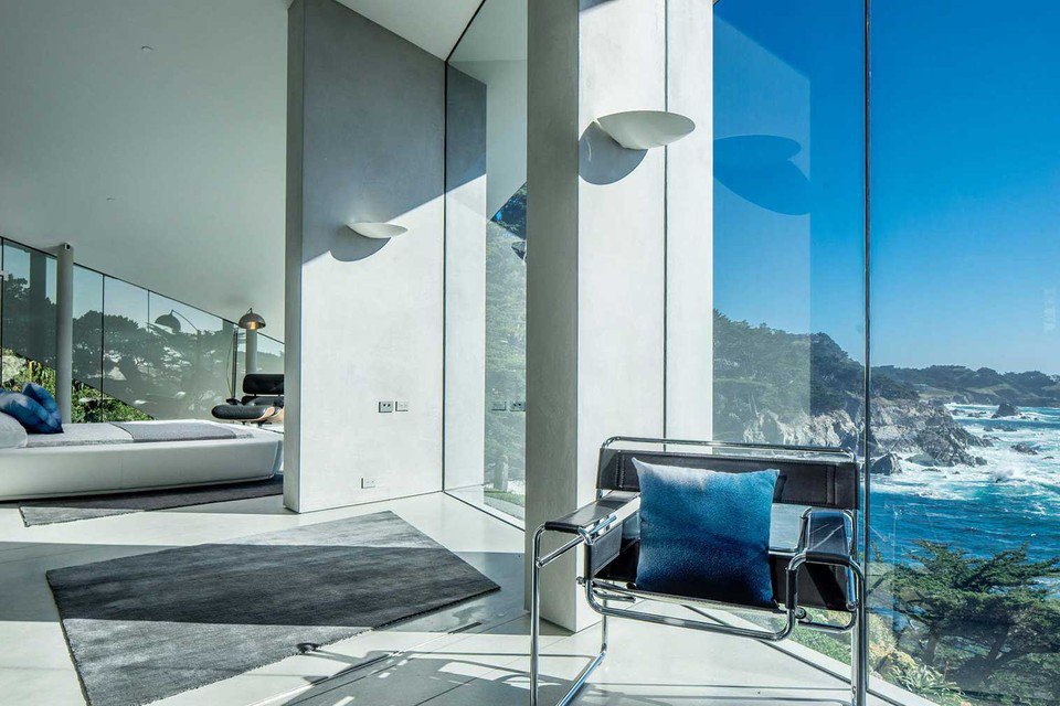 SoraaHome's tweet photo. When you have a view like this, you actually have to make sure you consider the blue ocean as a part of your color scheme. In this space, they matched it well with accent pillows! 🌊💙 #interiordesign #colormatters https://t.co/YlfLTHO2Ip