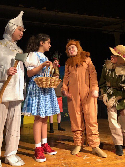 BaysidePublic's tweet photo. There’s no place like Bayside! Our “Wizard of Oz” fundraiser performance is on Friday, April 26th at 6:00 pm at Chapters in Belleville. Make a purchase at Chapters anytime on Friday, mention Bayside and support theatre at BPS! @HPEschools @bssnews @chapters931 #bpsrocks Please RT https://t.co/E6t86sAcd2