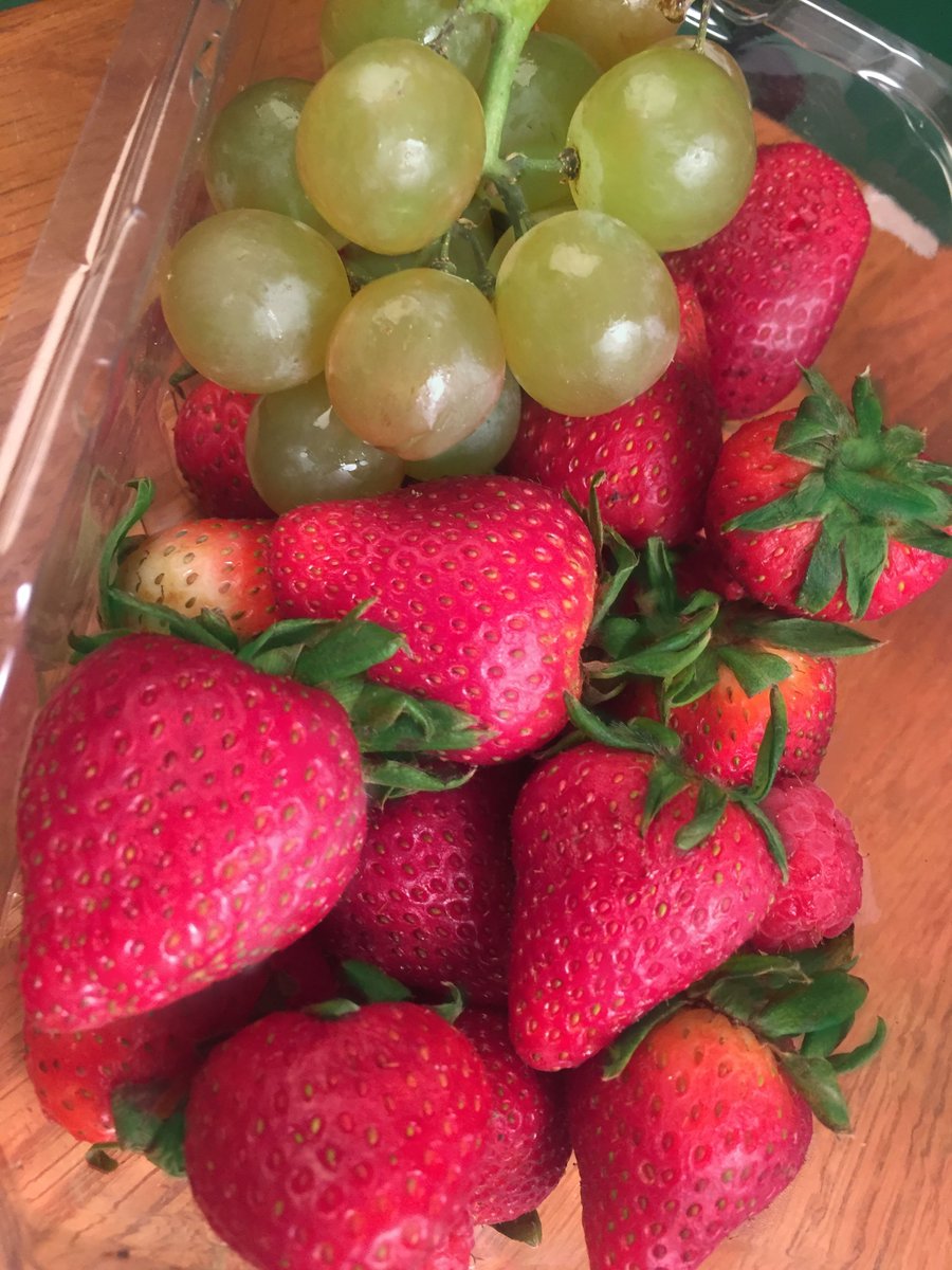ZejnaPhotograp1's tweet photo. #chsfruit https://t.co/x10K1ViCkE