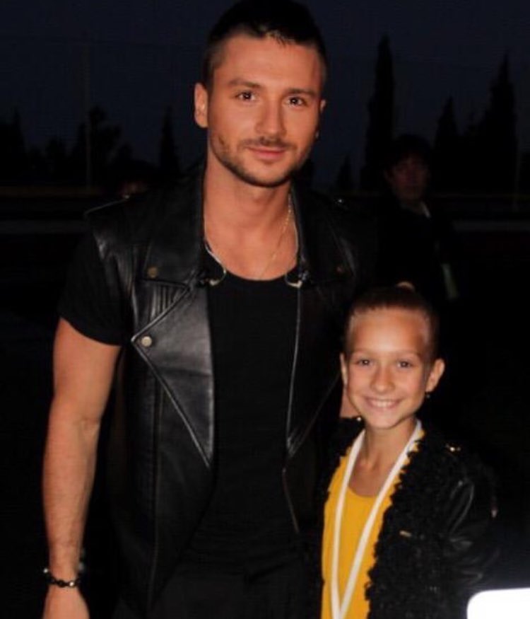 Әдемі кеудесі бар жас әйелдердің қатысуымен онлайн порно қараңыз