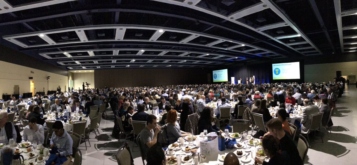 tech4housing's tweet image. Over a thousand people here to celebrate @HDC_SeaKC's work furthering affordable housing. Honored to be partnering with HDC in that work.