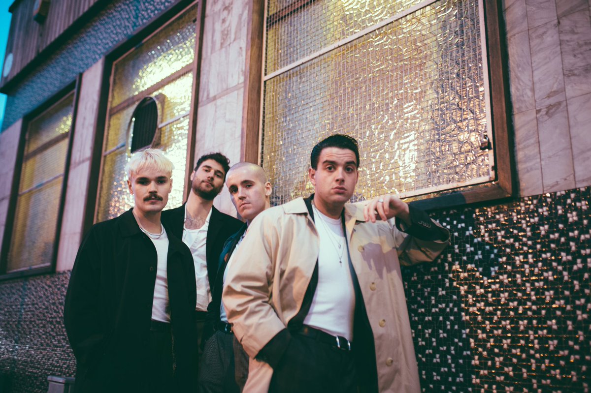 HOLLOW. FRIDAY.

Keen? 

Pre-save it to your Spotify playlists here : smarturl.it/m4n3m8