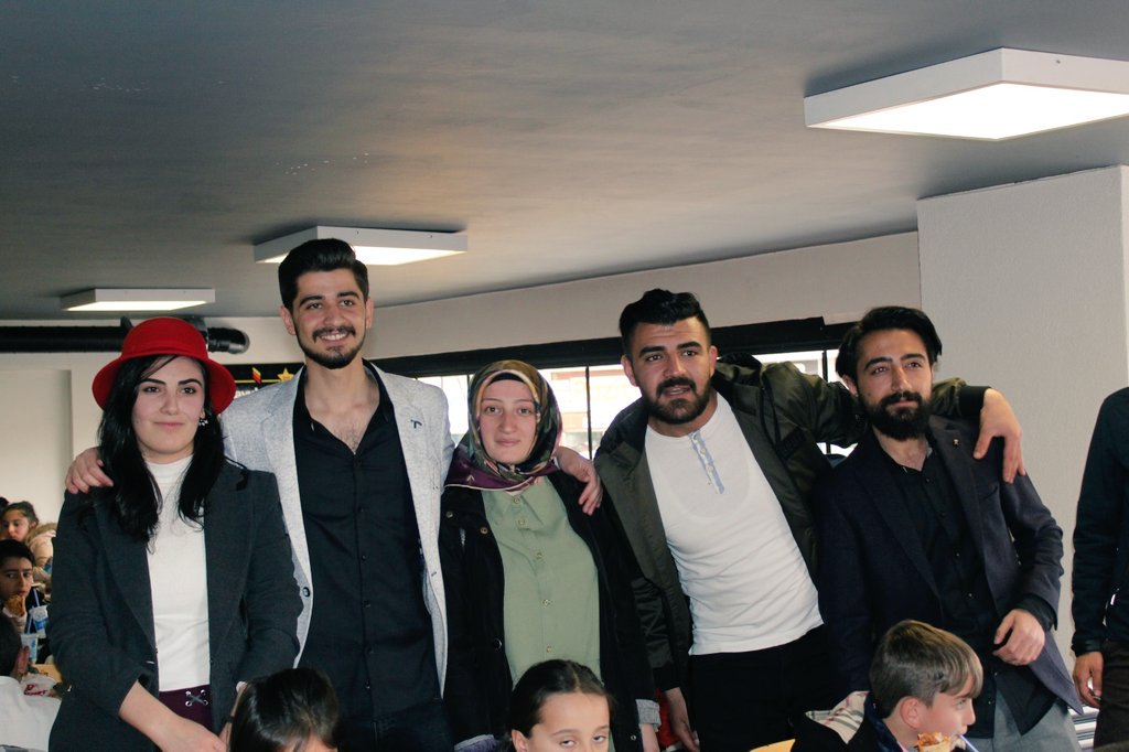 Muhamme04234940's tweet photo. 23 Nisan şenliğimizde bize destek olan @melikyasarcomtr @mehmetsekmen teşekkür ederiz @ziyaselcuk https://t.co/p774djqcYR