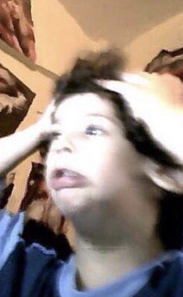 Arkadaşım: canım çok sıkkın ya

Me: noldu?

Arkadaşım: kafanı şişirmiyim hiç şimdi

Me: saçmalama bee

5 dakika sonra yine me: