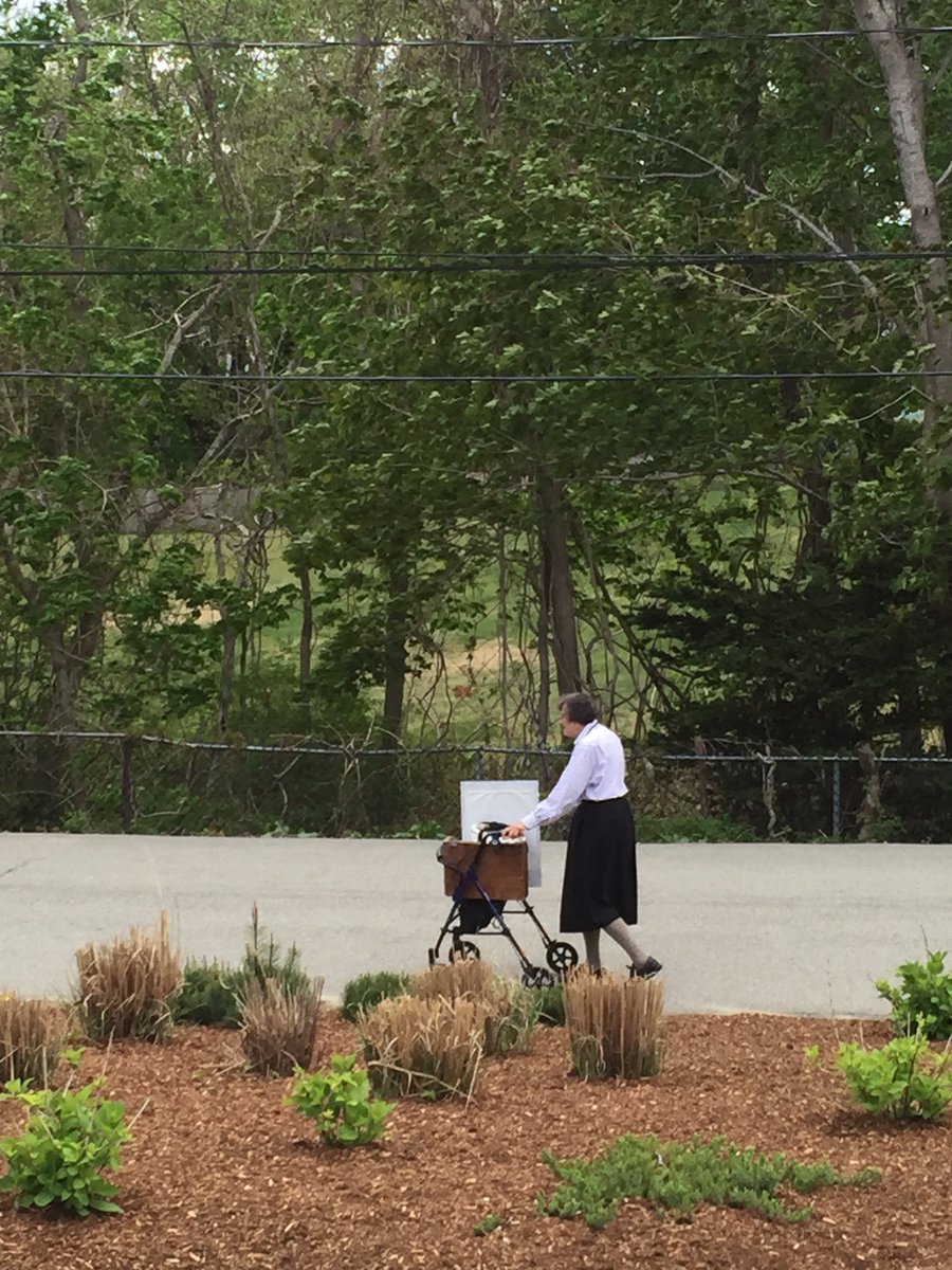 monknunanglican's tweet image. Sr. Marjorie Raphael is a painter. We've held a couple art shows with her work and after lots of recent requests we'll be putting some more up for sale on our Facebook page again soon! She may well have painted all 11 acres of this convent by now! 😊 #conventlife #creativelife