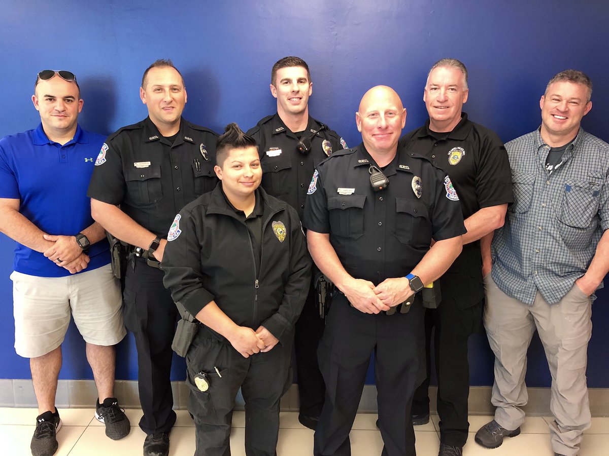 ‪BRAVO👏🏼These 7 Officers are embarking on a new assignment within our agency. In addition to their Patrol duties, they’ve been accepted into the Field Training Officer (FTO) position. They’ll work to prepare our Recruits to become Officers!  Way to go! 🚔👏🏼 #LESM #Sarasota #Police‬