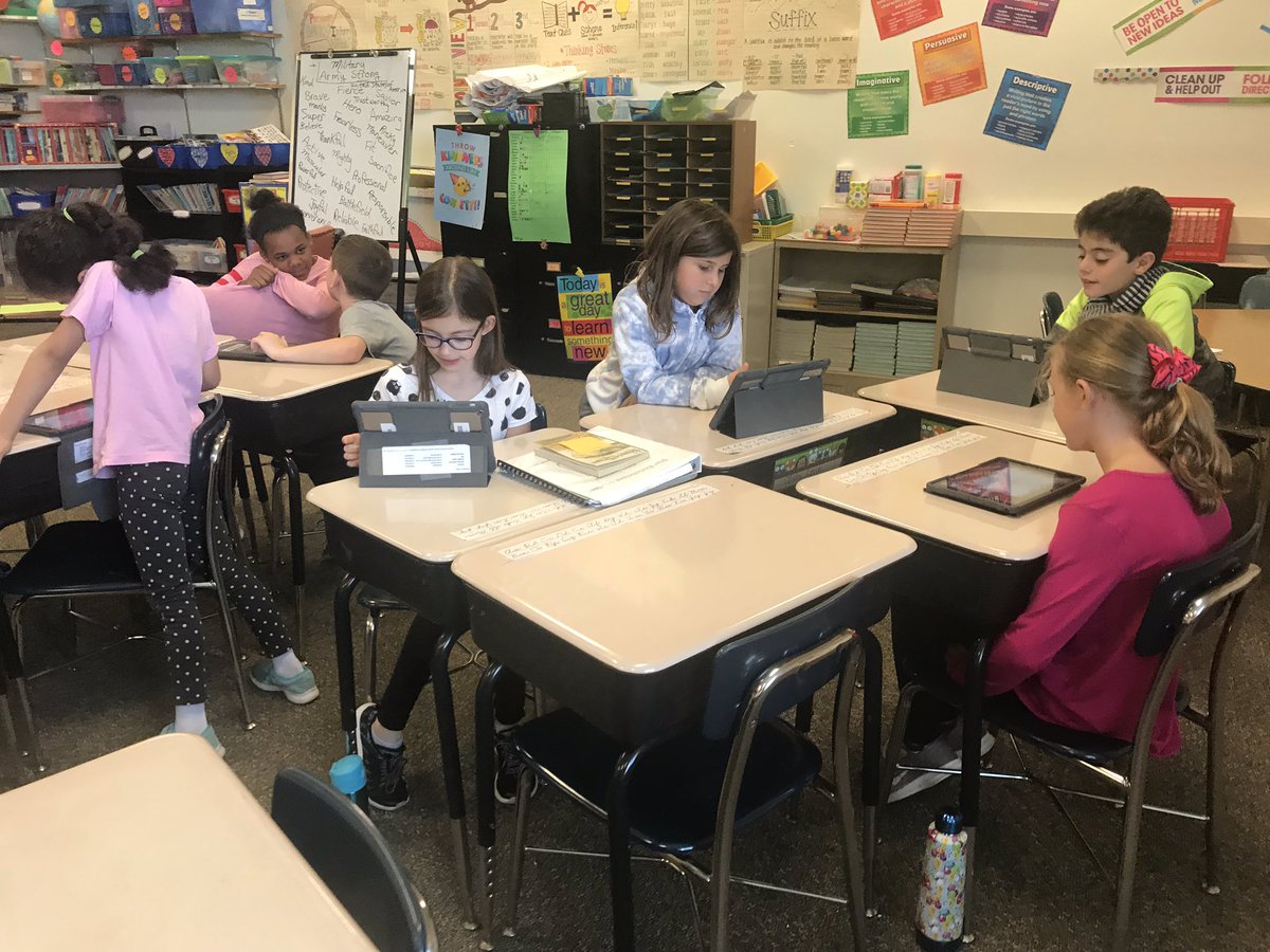 lindsay_zilly's tweet photo. Students demonstrating creative thinking, constructing knowledge and developing innovative solutions to environmental problems. π #innovate135 #ISTEStandards #IDEA_IL https://t.co/fBijwzqF1U