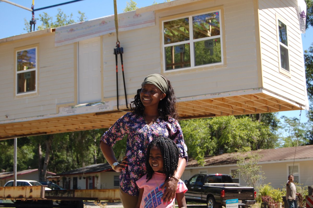 It was a great day to move a house! @SantaFeCollege construction students built it, @CPPI_News are the sponsors, and Anjulique & her family will get to own it in a few months. Anjulique will work every Sat w/ volunteers to finish her house. #BuildMoreTogether