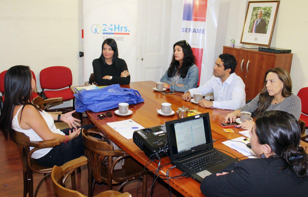 SenameTarapaca's tweet photo. Directora Regional del @SenameTarapaca, María Teresa Osorio, dio la bienvenida a los directores de los programas de organismos colaboradores acreditados que forman parte del circuito del #Programa24Horas #Sename #Iquique, en la primera reunión de planificación del año 2019. https://t.co/g9q2HSothA