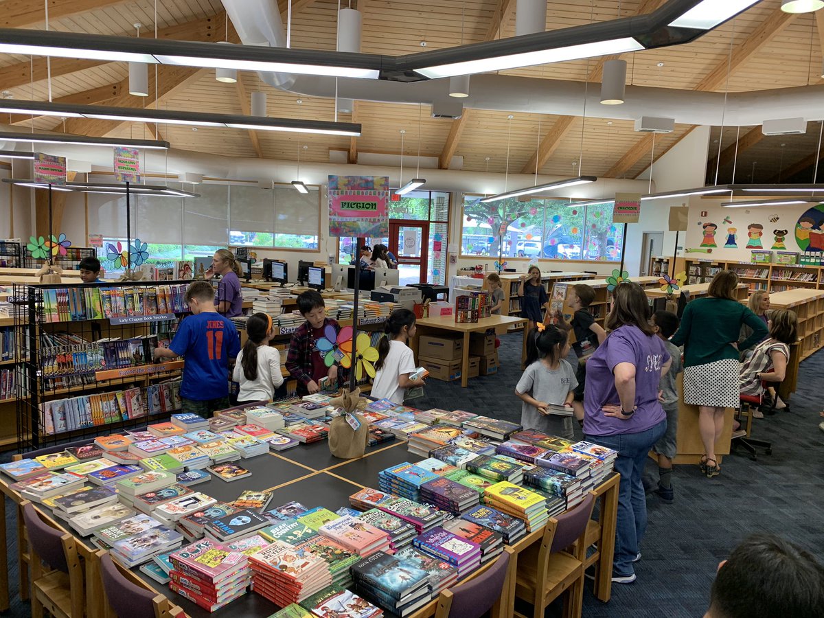 bhe_lions's tweet photo. Reading is Sweet at BHE! Make sure to stop by the Book Fair this week!📚🍭#BHELearns https://t.co/yra3Ld1MYE