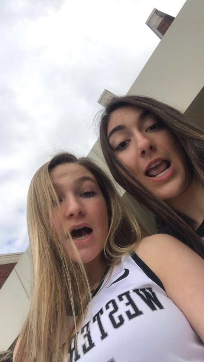 EmmaFantine's tweet photo. Happy birthday Le!!! Gonna miss you too much next year luv uuu 💜💜 https://t.co/xaLFoxT9M4