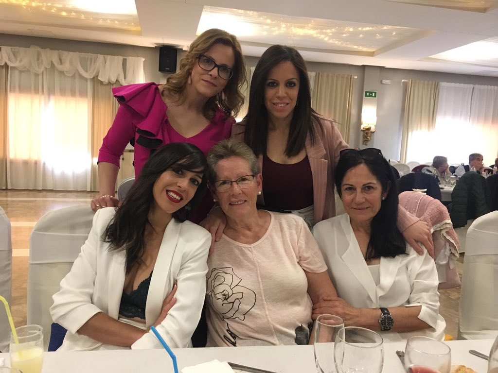 Jennifer_Ro_Lo's tweet photo. 2 días en familia son suficientes para volver con las pilas cargadas. Un finde espectacular y ya con ganas de volver a veros....#BautizoCayetana #feliz #nadamasquepedir https://t.co/0gIAJssF4t