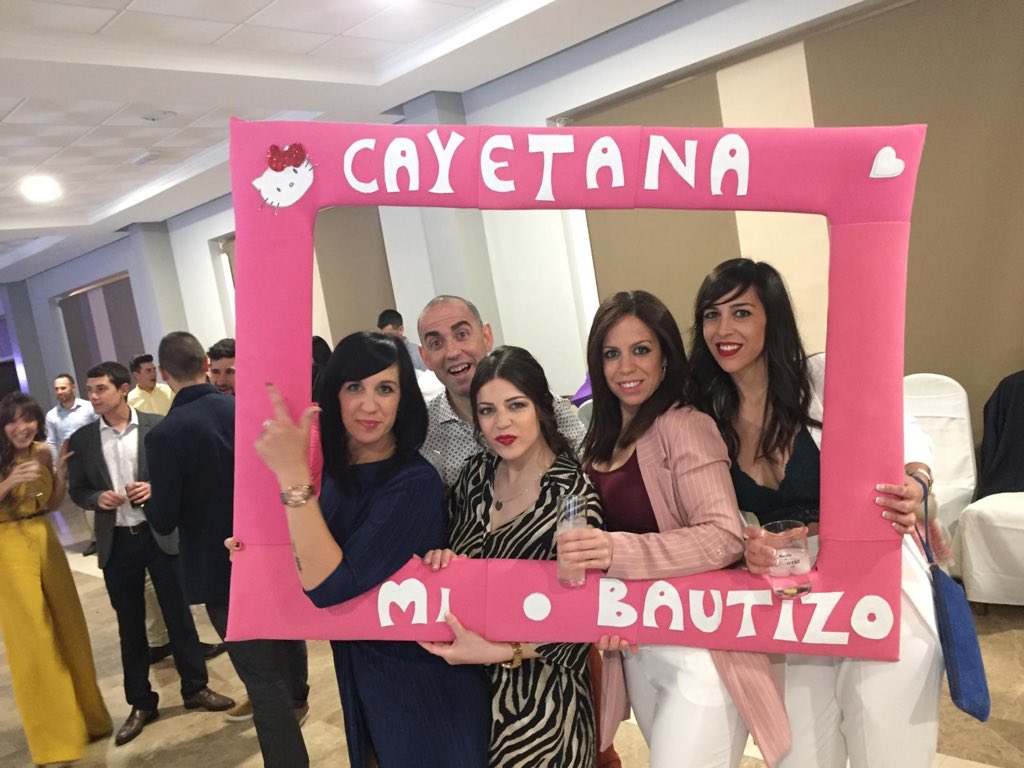 Jennifer_Ro_Lo's tweet photo. 2 días en familia son suficientes para volver con las pilas cargadas. Un finde espectacular y ya con ganas de volver a veros....#BautizoCayetana #feliz #nadamasquepedir https://t.co/0gIAJssF4t