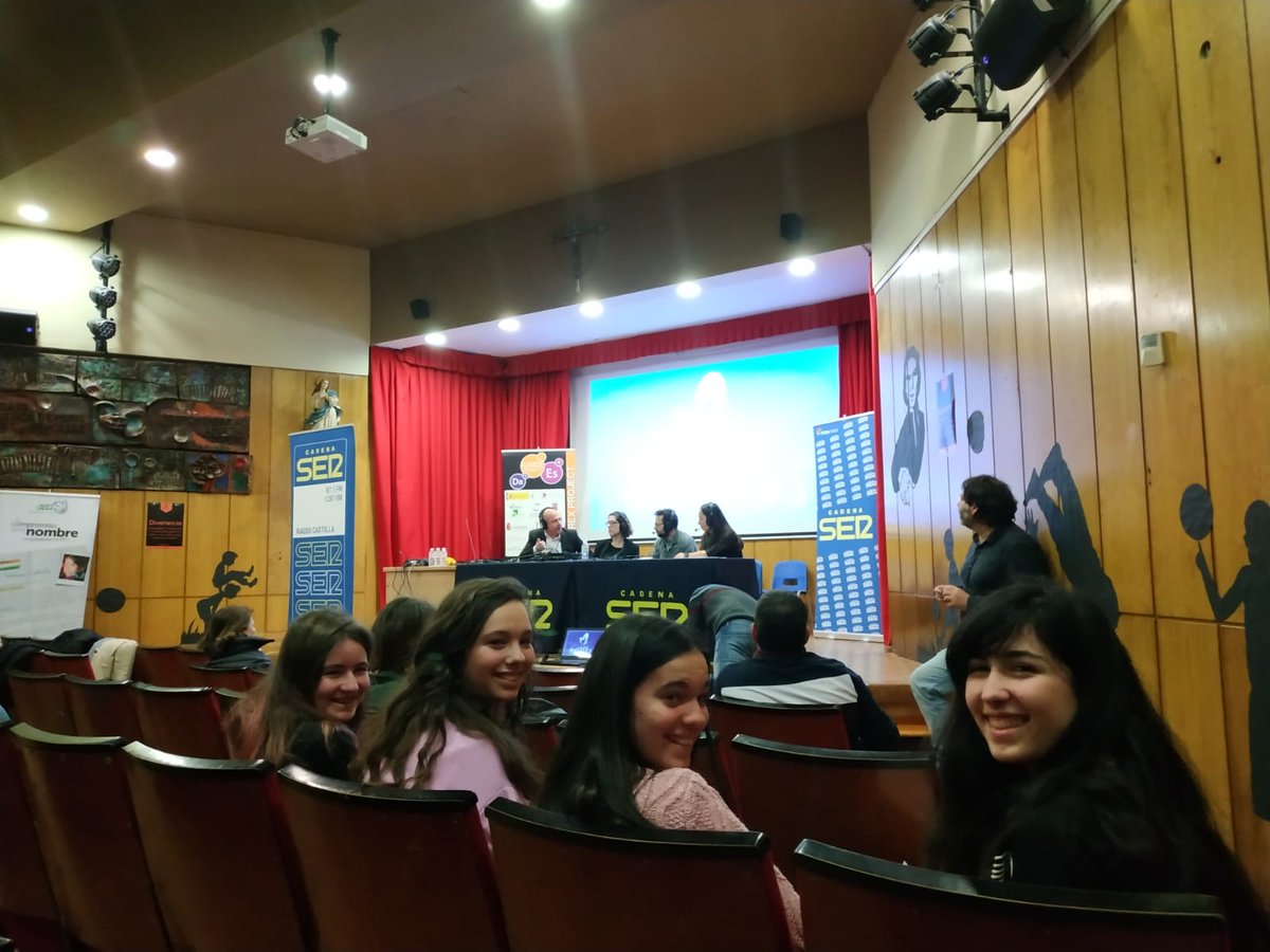 diverancia's tweet photo. El 20 de marzo @CadenaSerBurgos nos invitó a su programa ¡Muchas gracias! #diverancia #Yosoydiverante @maristasburgos @Talentiaworld @ONGDSED https://t.co/raO2tjv9ux