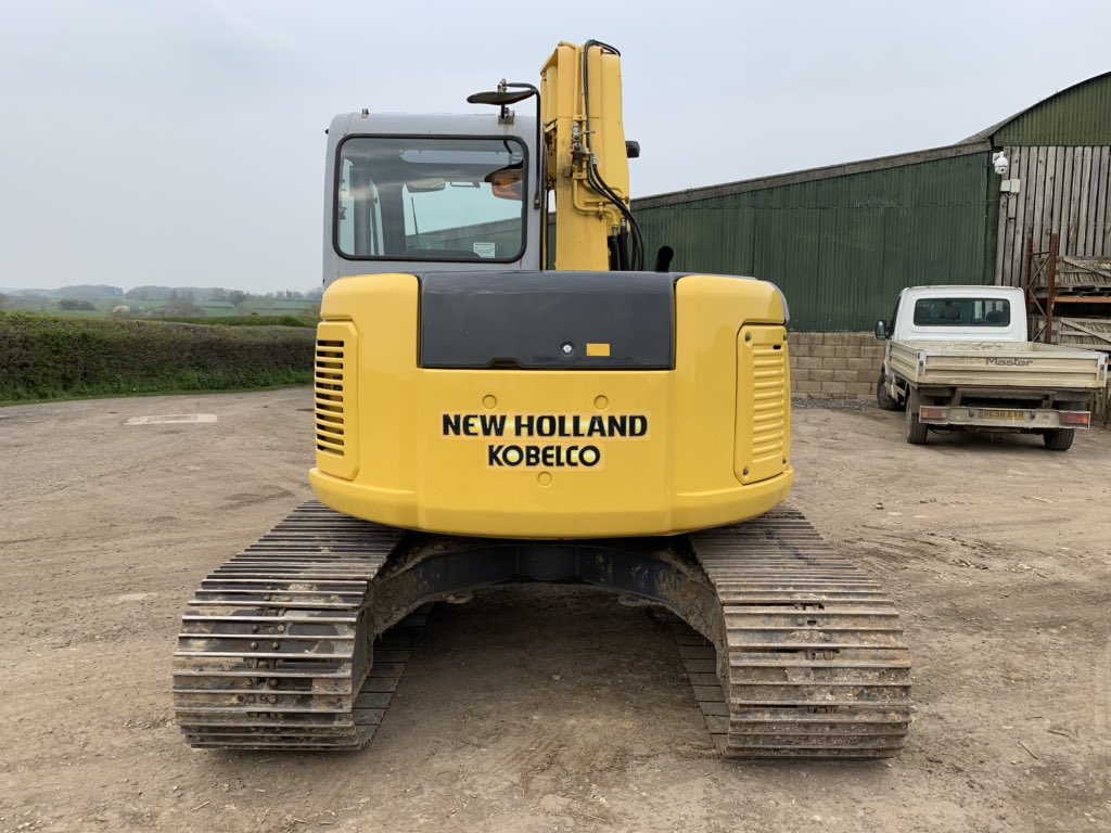 BaldwinConstruc's tweet image. FOR SALE 2005 New Holland Kobelco E70SR, 7979 hours, owned by us from new, never hired out, only professional operators at the controls, nearly new extra wide low ground pressure tracks. Piped for hammer, grab bracket, a/c, radio, quick hitch. Stunning genuine machine. £17250+vat