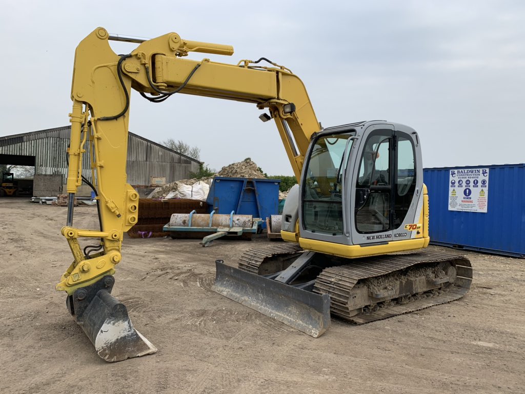BaldwinConstruc's tweet image. FOR SALE 2005 New Holland Kobelco E70SR, 7979 hours, owned by us from new, never hired out, only professional operators at the controls, nearly new extra wide low ground pressure tracks. Piped for hammer, grab bracket, a/c, radio, quick hitch. Stunning genuine machine. £17250+vat
