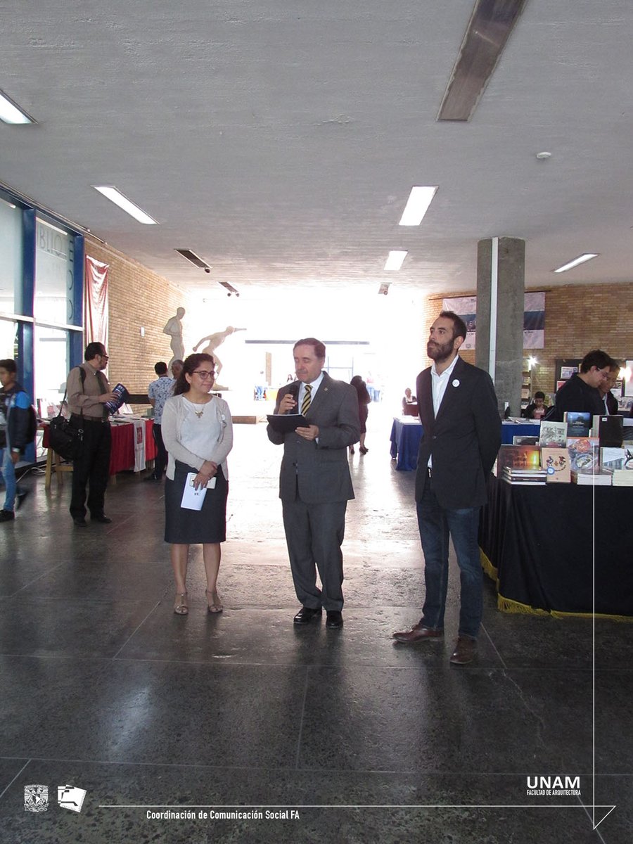 LaRepentinaFA's tweet photo. En el Día Internacional del Libro, se inauguró hoy la XV edición de la Feria del Libro de la Facultad de Arquitectura, la cual conmemora los 50 años del Centro de Investigaciones de Diseño Industrial (CIDI). https://t.co/OtHlUhuNJQ