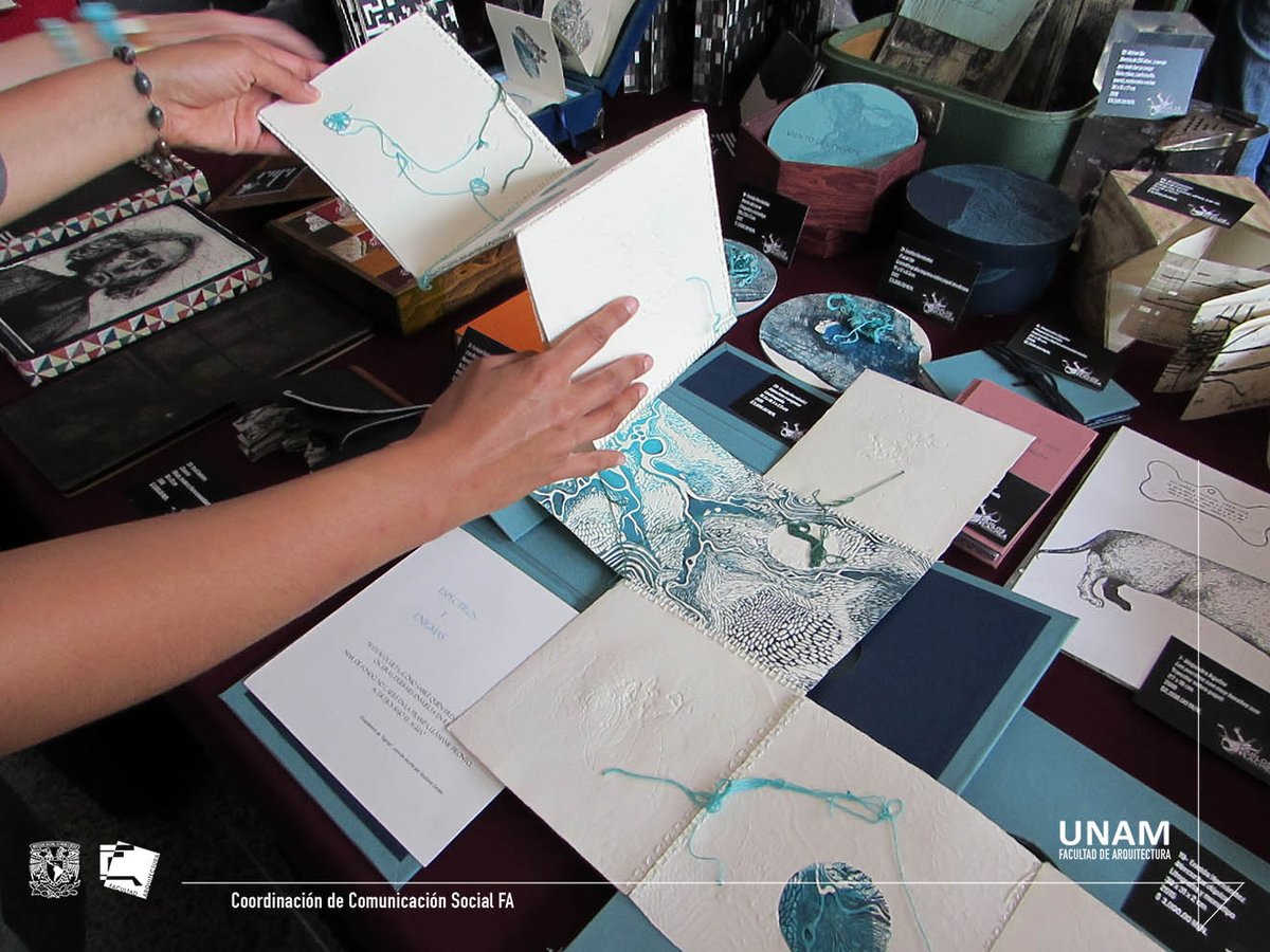 LaRepentinaFA's tweet photo. En el Día Internacional del Libro, se inauguró hoy la XV edición de la Feria del Libro de la Facultad de Arquitectura, la cual conmemora los 50 años del Centro de Investigaciones de Diseño Industrial (CIDI). https://t.co/OtHlUhuNJQ